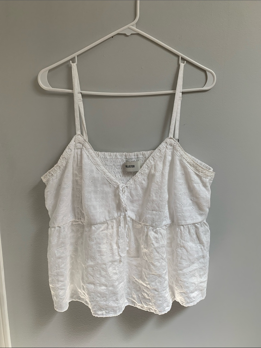 Hollister White Eyelet Tie-Front Babydoll Camisole Top
